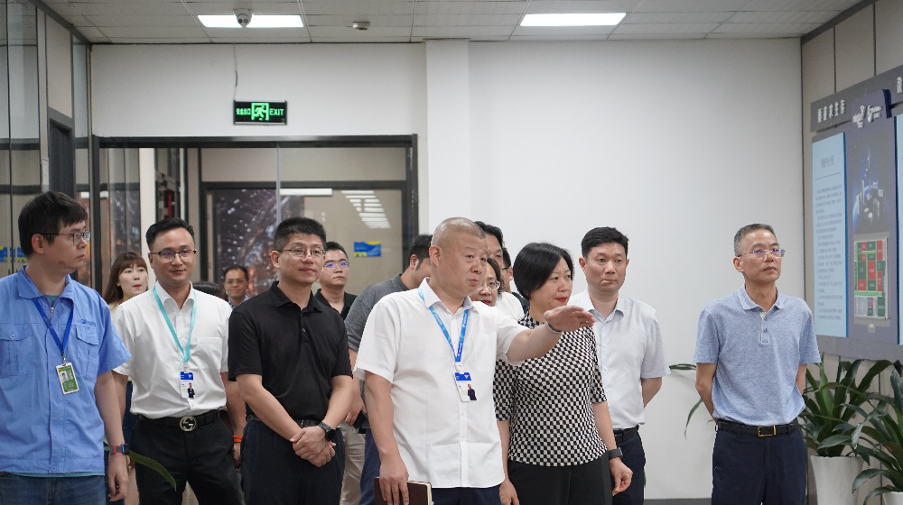 西湖区委副书记、区长周扬一行莅临浙大彩神（中国）调研、指导工作